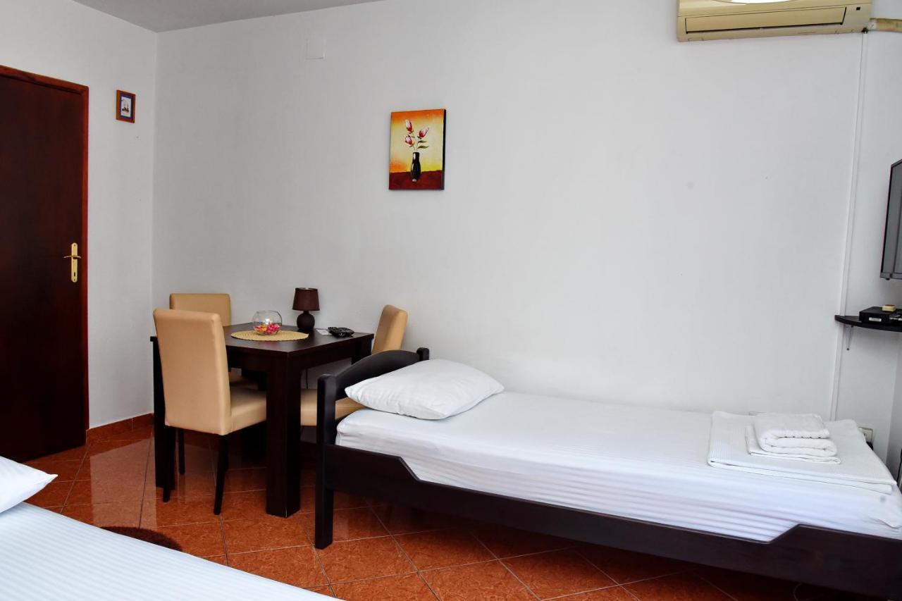 Apartment Lima Kotor Bagian luar foto